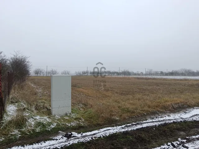 Eladó mezőgazdasági ingatlan Hajdúszoboszló, Csatornakert 1500 nm