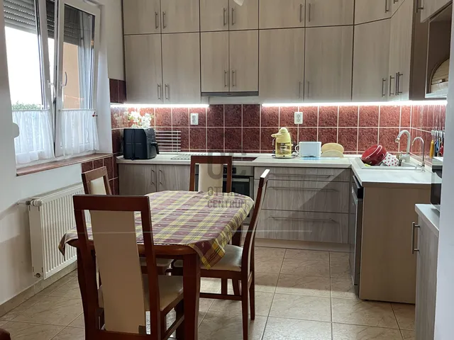 Kiadó ház Nyíregyháza, Borbánya 100 nm