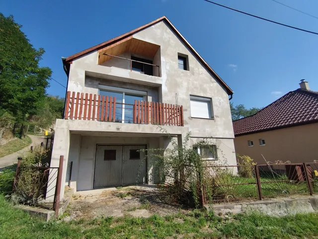 Eladó ház Cserépváralja 179 nm