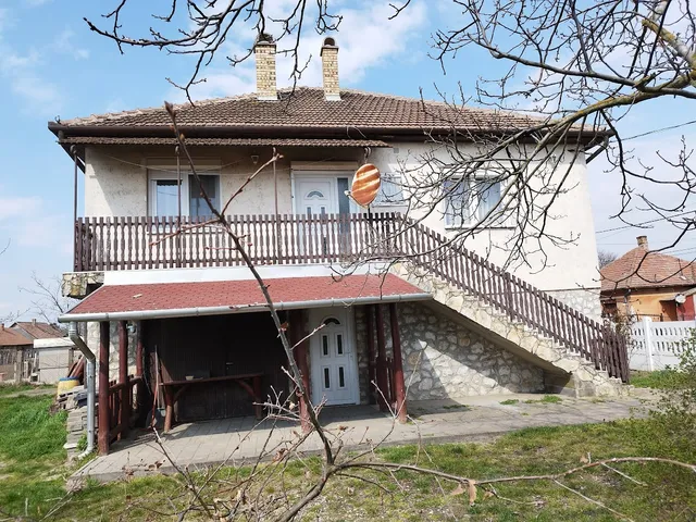 Eladó ház Mezőcsát 200 nm