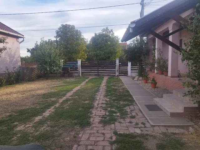 Eladó ház Szirmabesenyő 64 nm