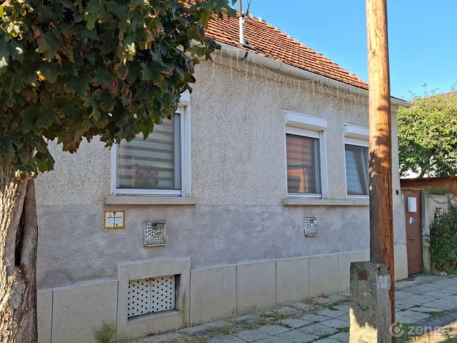 Eladó ház Szombathely, Ifjúsági lakótelep 55 nm