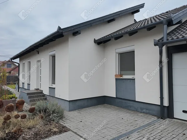 Eladó lakás Monor 105 nm