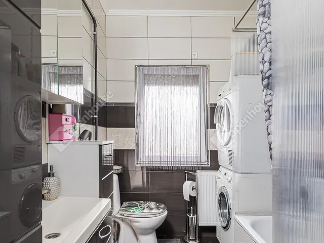 Eladó ház Gyömrő 278 nm