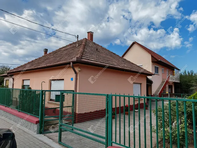 Eladó ház Vecsés 184 nm