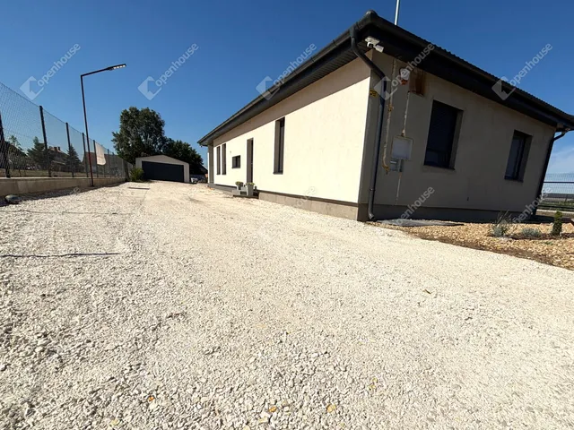 Eladó ház Inárcs 144 nm