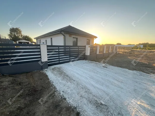 Eladó ház Inárcs 144 nm