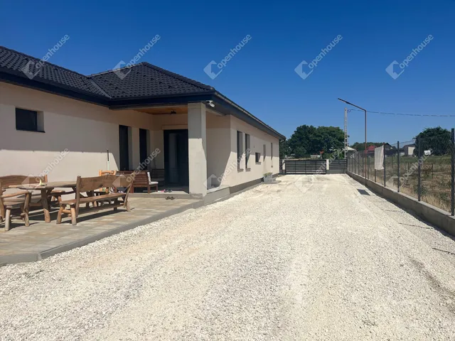 Eladó ház Inárcs 144 nm