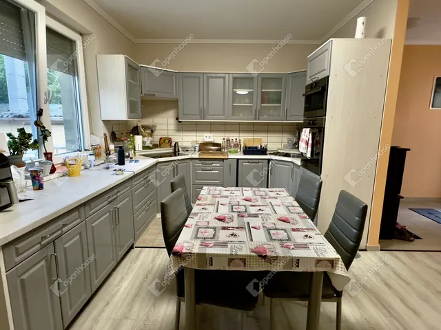 Eladó lakás Monor 92 nm