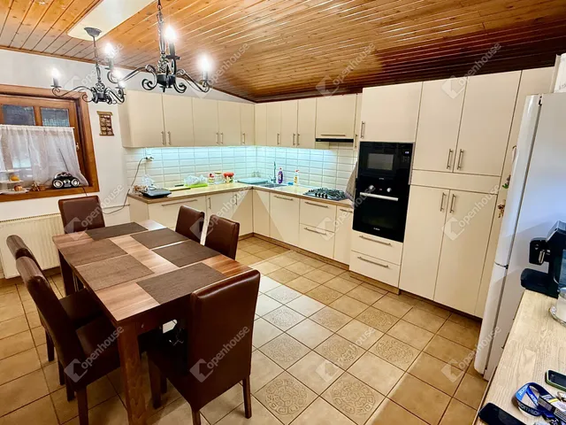 Eladó ház Pilis 170 nm