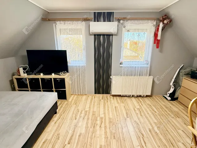 Eladó lakás Üllő 130 nm