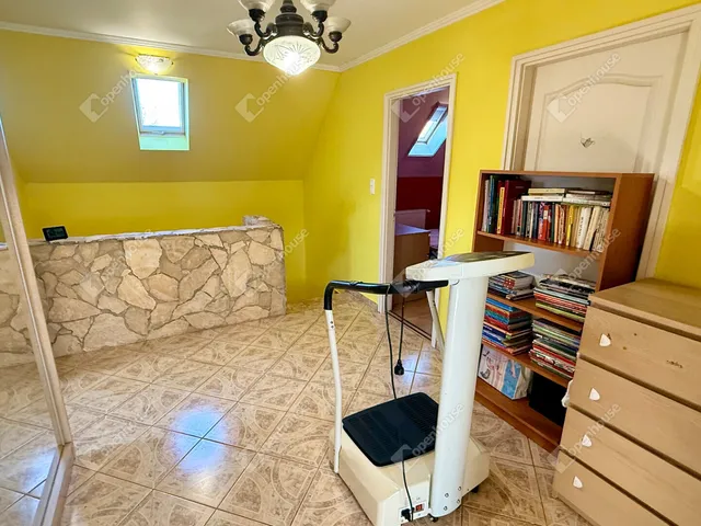 Eladó lakás Üllő 130 nm