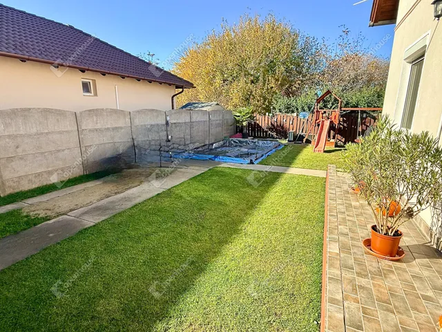 Eladó lakás Üllő 130 nm