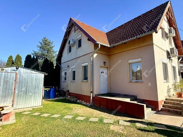 Eladó lakás Üllő 130 nm