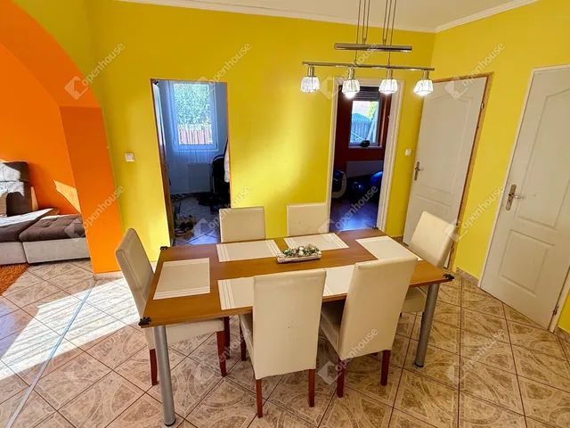 Eladó lakás Üllő 130 nm