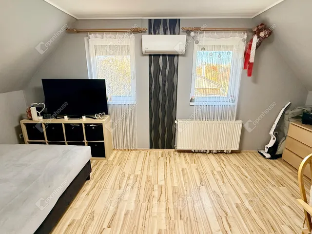 Eladó lakás Üllő 130 nm