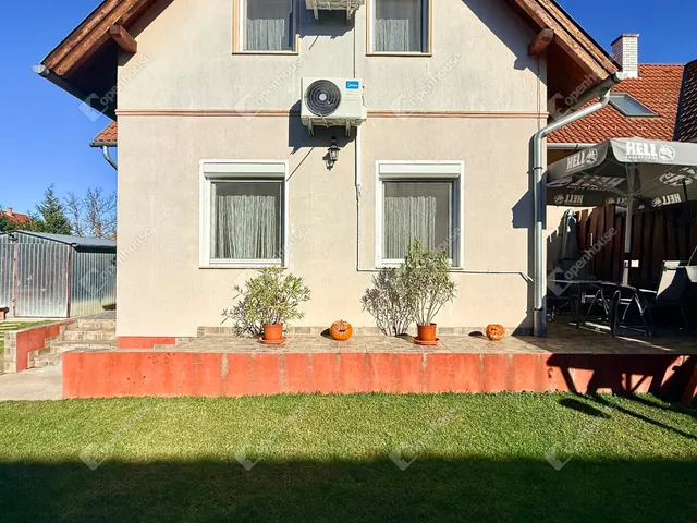 Eladó lakás Üllő 130 nm