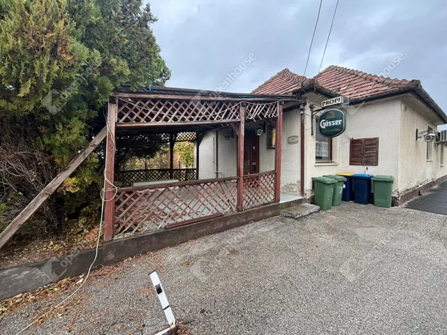 Kiadó kereskedelmi és ipari ingatlan Budapest XVII. kerület, Rákoskeresztúr 178 nm