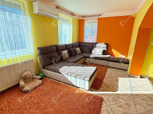 Eladó lakás Üllő 130 nm