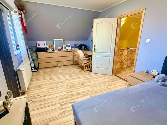 Eladó lakás Üllő 130 nm