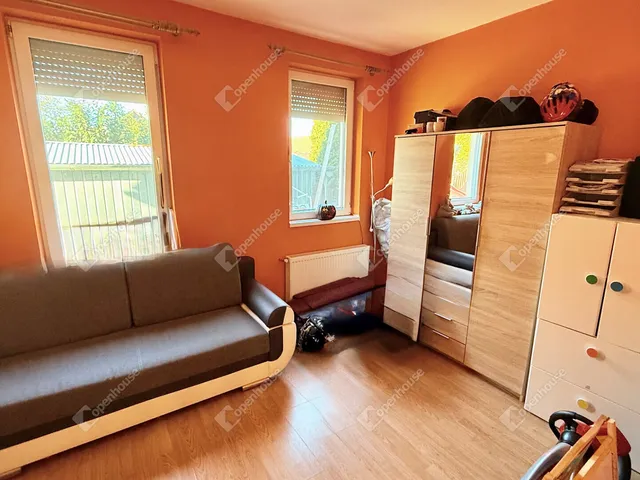 Eladó lakás Üllő 130 nm