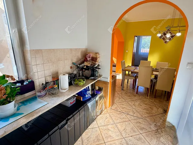 Eladó lakás Üllő 130 nm