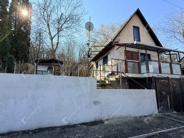 Eladó üdülő és hétvégi ház Gomba 63 nm