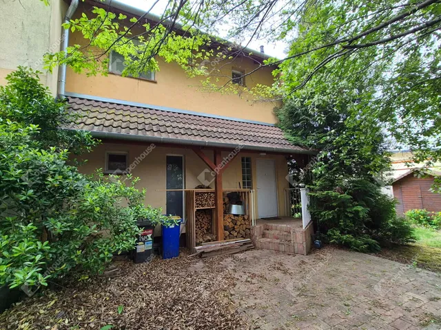 Eladó lakás Üllő 73 nm