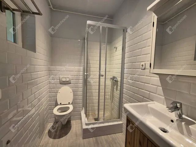 Eladó lakás Üllő 73 nm