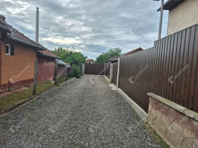 Eladó ház Üllő 153 nm