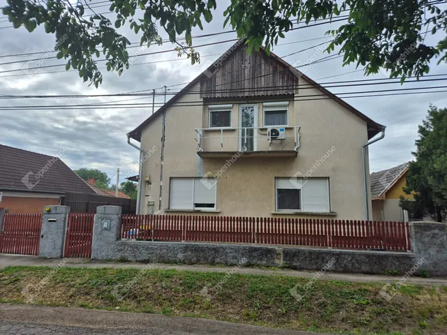 Eladó ház Üllő 153 nm