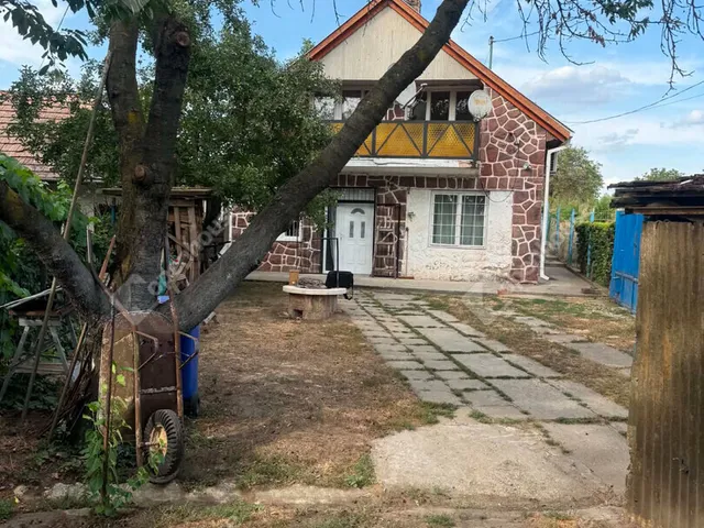 Eladó telek Monor 477 nm