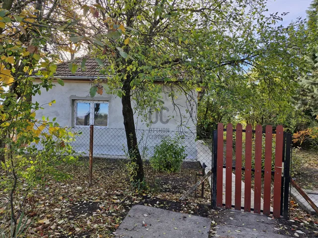 Eladó ház Újszász 42 nm