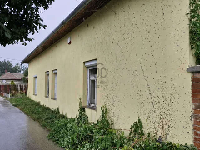 Eladó ház Tiszaföldvár 170 nm