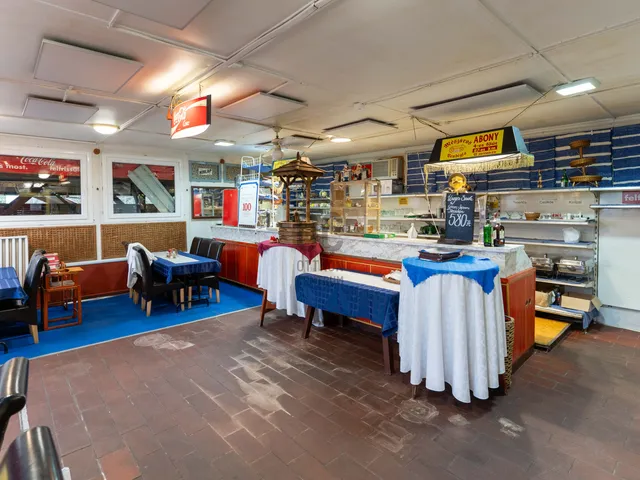 Eladó kereskedelmi és ipari ingatlan Abony 250 nm