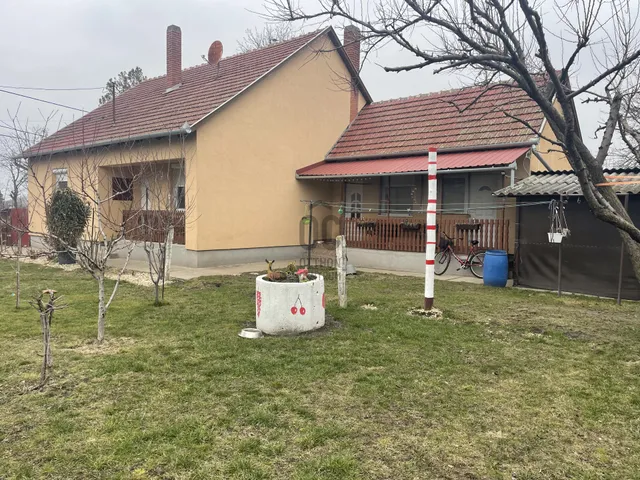 Eladó ház Abony 93 nm