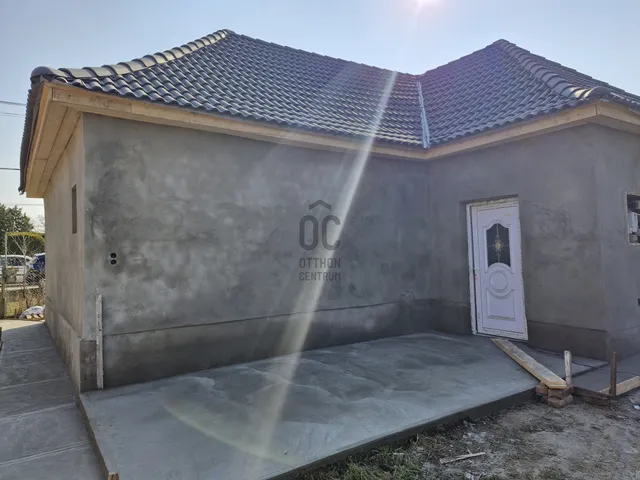 Eladó ház Újszász 81 nm