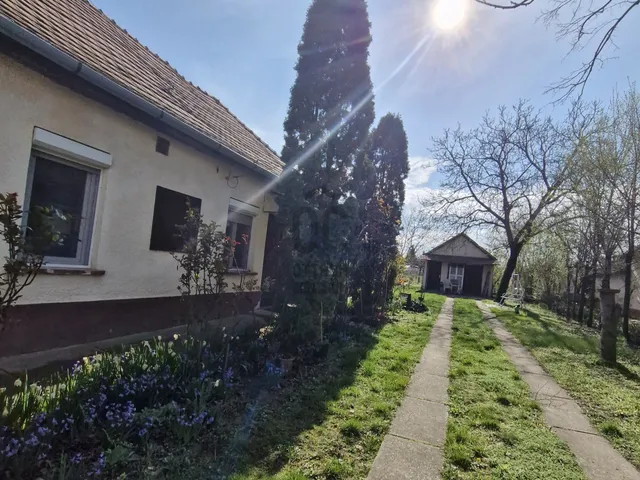 Eladó ház Tápiószele 96 nm