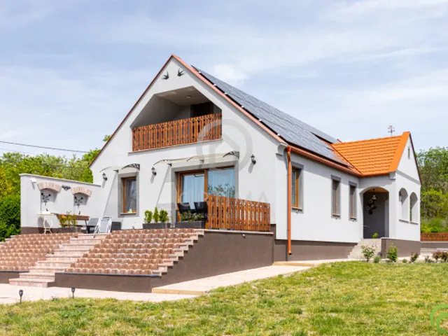 Eladó ház Gyulakeszi 115 nm