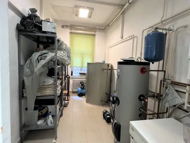 Eladó kereskedelmi és ipari ingatlan Budapest VIII. kerület 160 nm