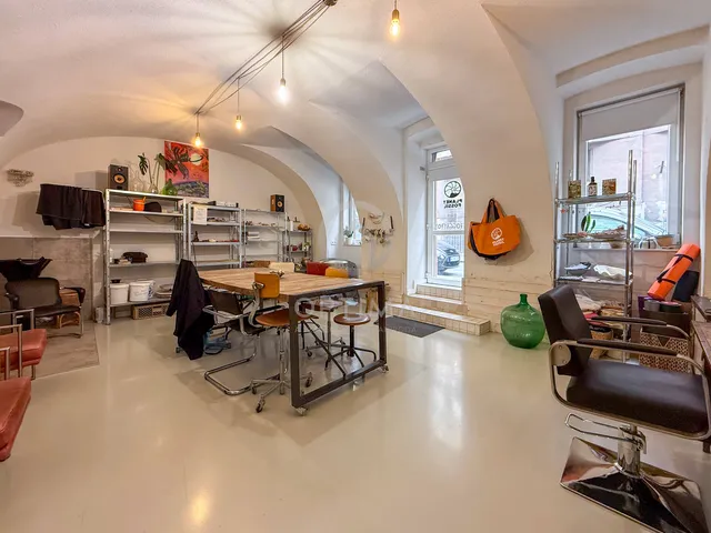 Eladó kereskedelmi és ipari ingatlan Budapest VII. kerület 66 nm