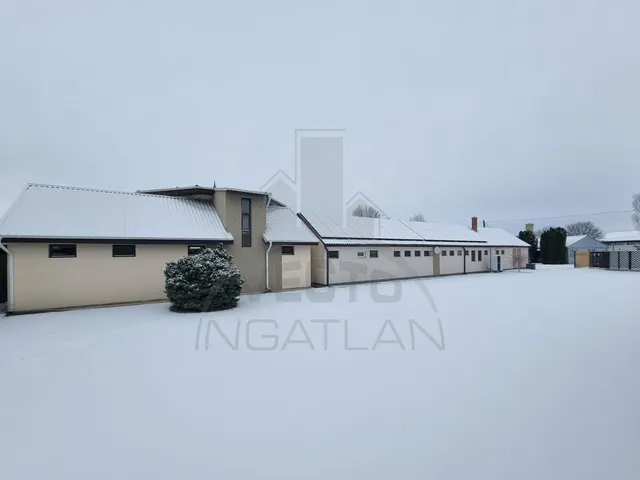 Eladó kereskedelmi és ipari ingatlan Szombathely 430 nm
