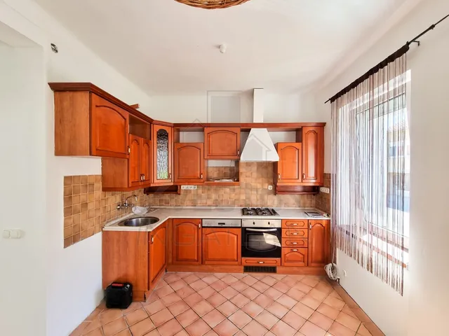 Kiadó ház Szombathely, Belváros 65 nm