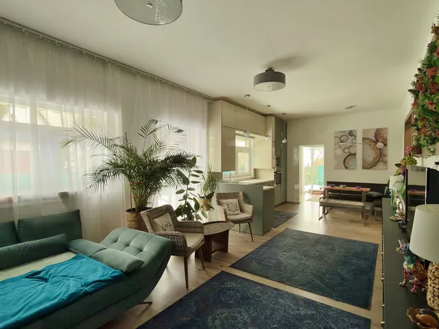 Eladó ház Üröm 130 nm