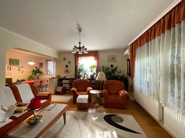 Eladó ház Budapest XVI. kerület, Mátyásföld 250 nm