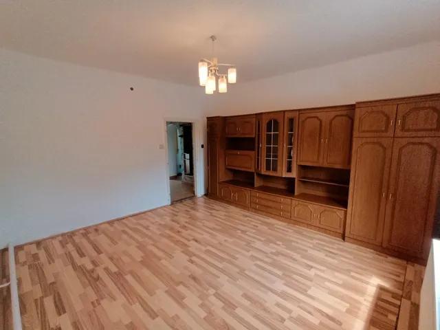 Eladó ház Komárom 72 nm
