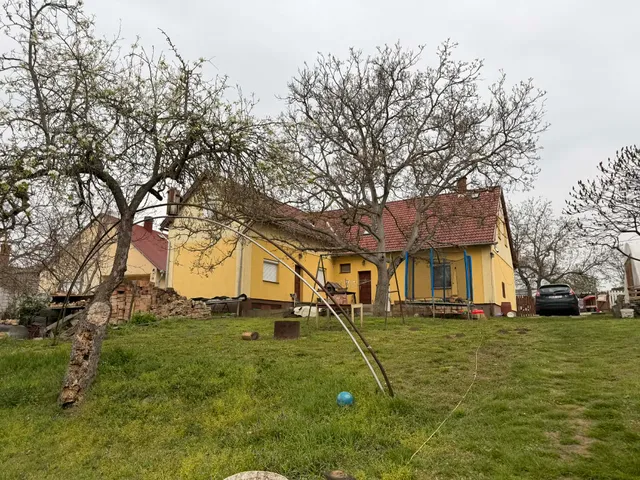 Eladó ház Vérteskethely 186 nm
