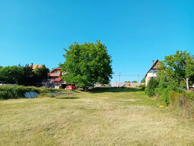 Eladó telek Esztergom 1427 nm