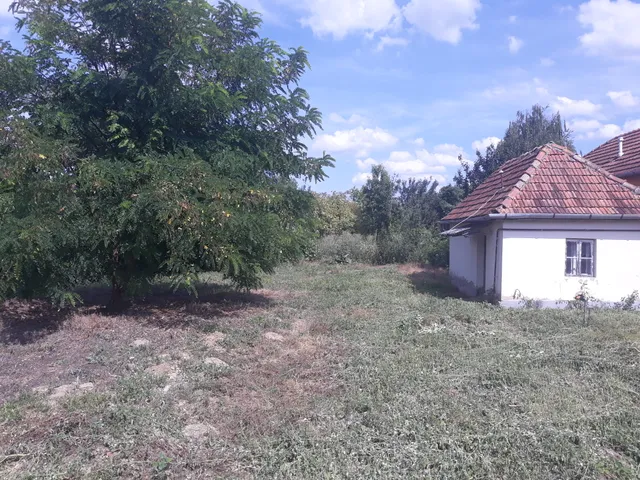 Eladó telek Nagyhalász 1025 nm