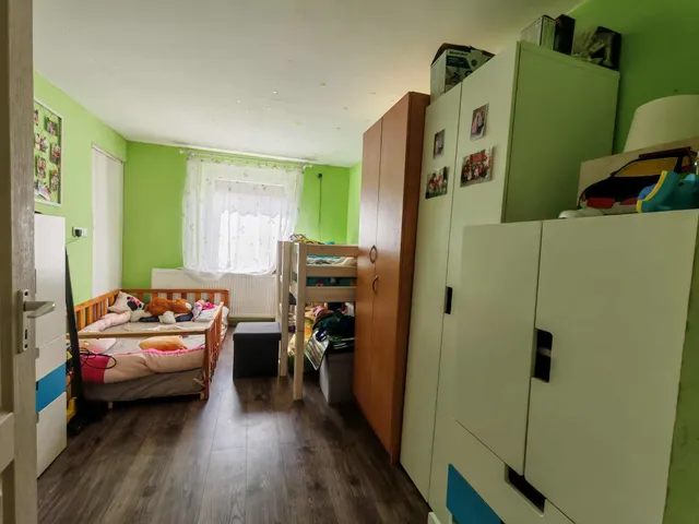 Eladó ház Súr 137 nm